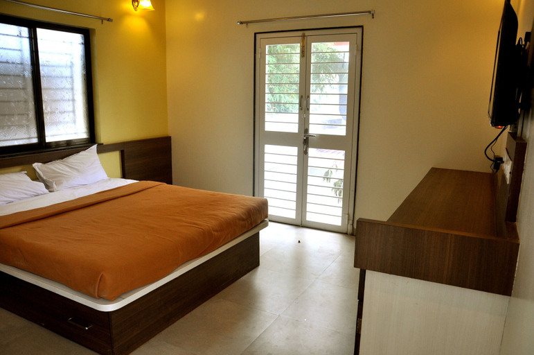 Bedroom 3, Rutu's Holiday Resort, Kolhapur