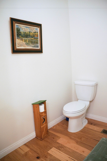 Bathroom 4, Country Club Chalet, San Bernardino