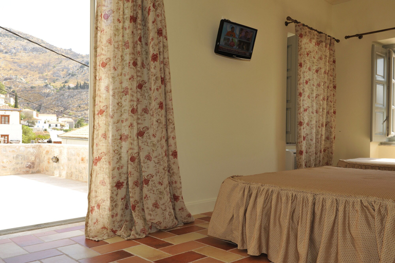 Bedroom 4, Gaia Hydras, Attica