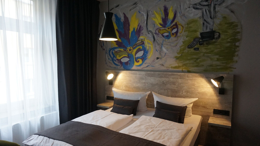 Bedroom 4, Urban Home Self Check-In Hotel, Hamburg