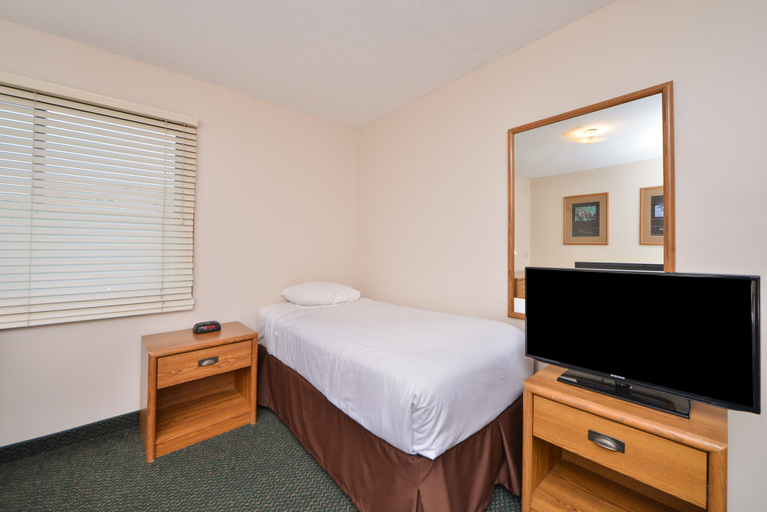 Bedroom 2, River Ranch at Cedar Shore, Lyman