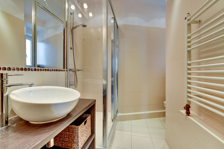 Bathroom, Grand Apartments - Brooklyn, Sopot