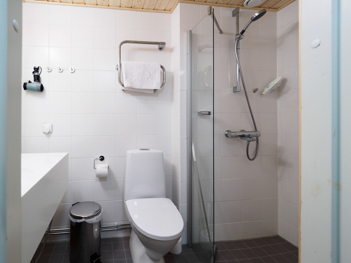 Bathroom 4, Fell Centre Kiilopää, Hotel Niilanpää, Lapland