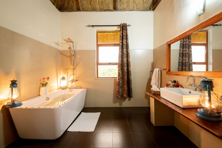 Bathroom 5, Crater Safari Lodge, Burahya