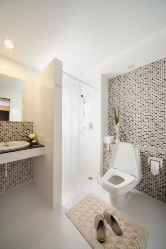 Bathroom 5, Samkong Place, Phuket Island