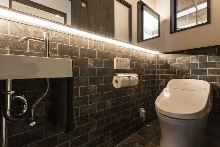 Bathroom 3, Kyobu Chawanzaka, Kyoto