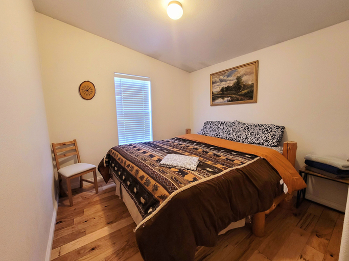 Bedroom 3, Country Club Chalet, San Bernardino
