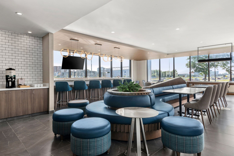 Food & Drinks 5, Residence Inn Laval, Laval