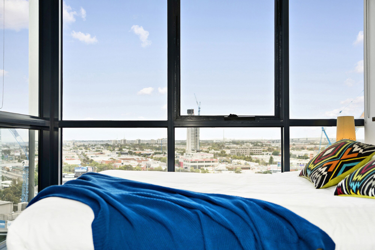 Bedroom 2, ZEE, 2BDR Southbank Apartment, Melbourne