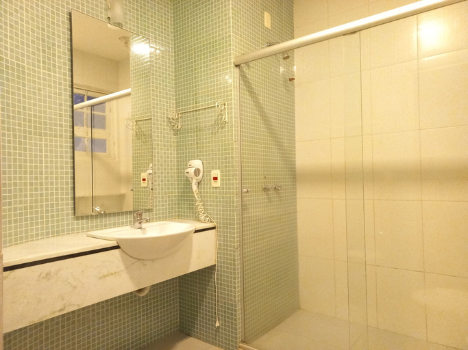 Bathroom 4, Pousada Cantares, Tiradentes