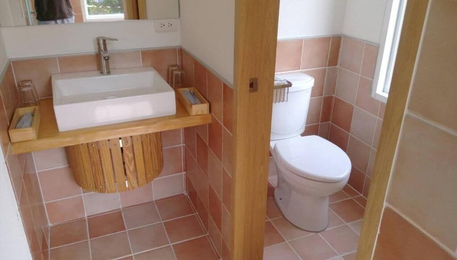 Bathroom 3, Meihua Lake Corner B&B, Yilan