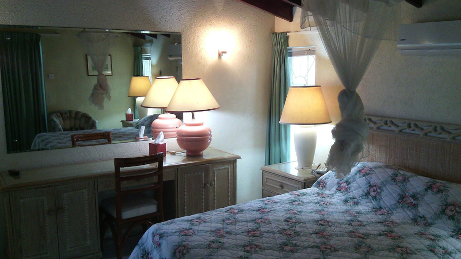Bedroom 2, Morris Apartments
