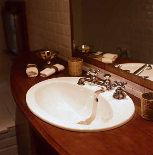 Bathroom 5, Hôtel Restaurant Les Orangeries, Vienne