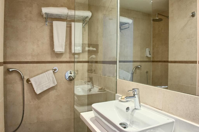 Bathroom 4, Hotel el Petit Convent, Girona