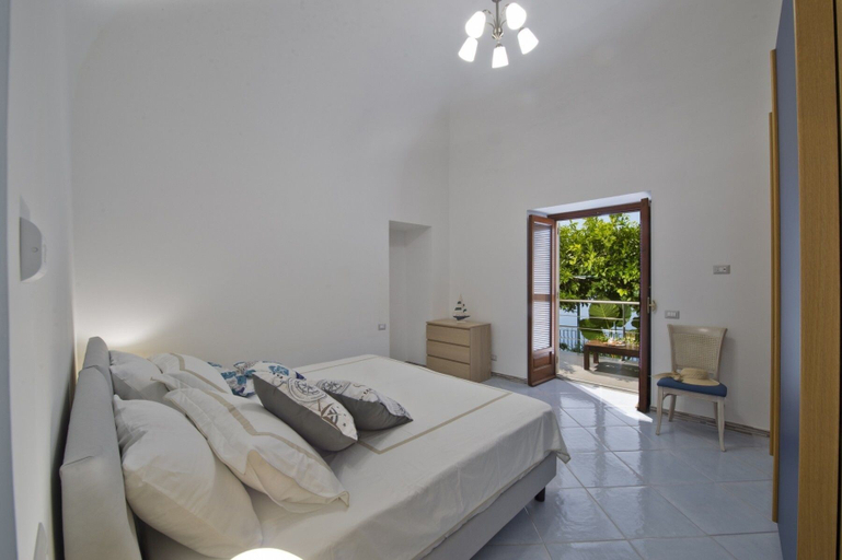Room 3, Casa Lisuccia, Salerno