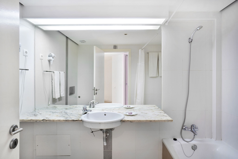 Bathroom 3, Golden Club Cabanas , Alcoutim