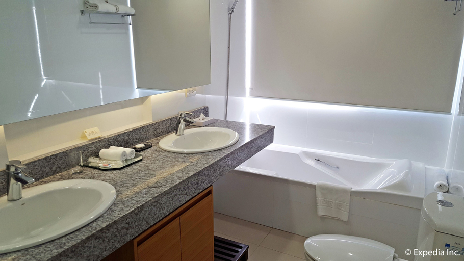 Bathroom 4, PonteFino Hotels, Batangas City