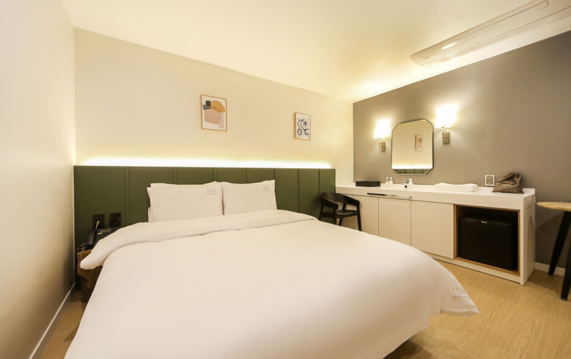 Bedroom 4, Hotel OU, Gangseo
