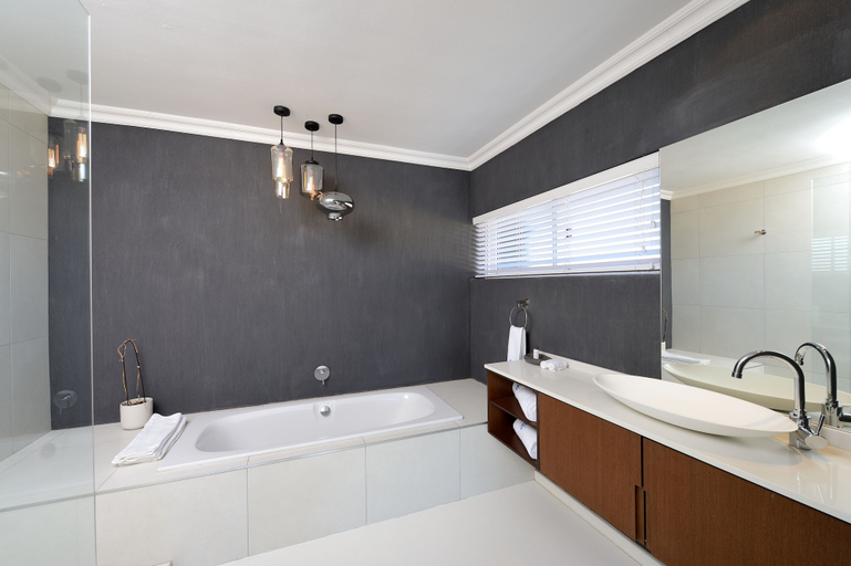 Bathroom 5, Grand Blue D, City of Cape Town