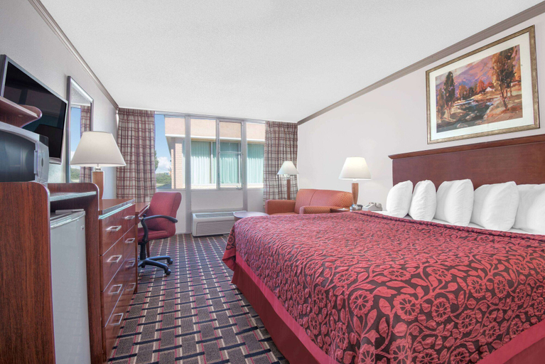 Bedroom 3, Days Inn by Wyndham Colorado City, Pueblo