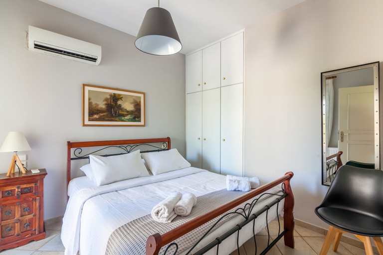 Bedroom 3, Villa Chrysalida, Crete