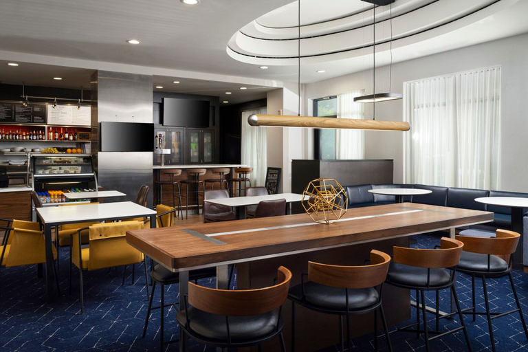Food & Drinks 5, Courtyard by Marriott Washington Capitol Hill/Navy Yard, Washington D.C.