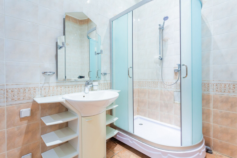 Bathroom 3, Apartment near Sophia Cathedral, Shevchenkivs'kyi