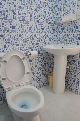 Bathroom 4, Kellocks seaview apartelle, Dalaguete
