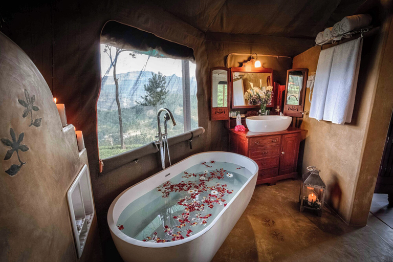 Bathroom 2, Madulkelle Tea and Eco Lodge, Panvila