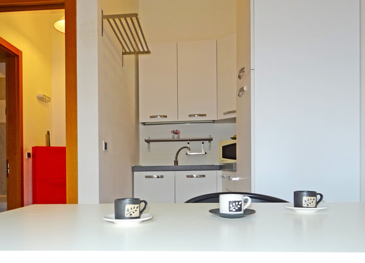 In-room dining 2, Holideal Campione Beach House, Brescia