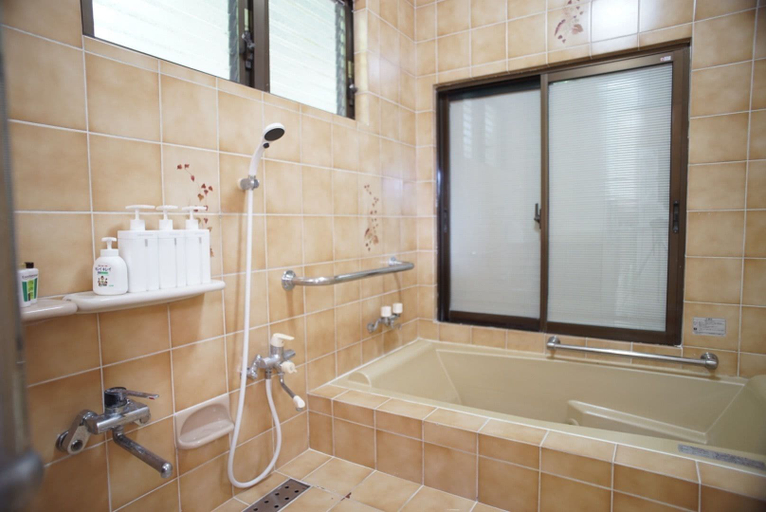 Bathroom 4, private hotel WALKERS NAKIJIN, Nakijin
