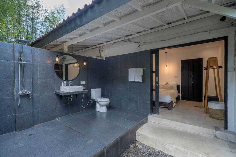 Bathroom 4, The Aryana Estate, Badung