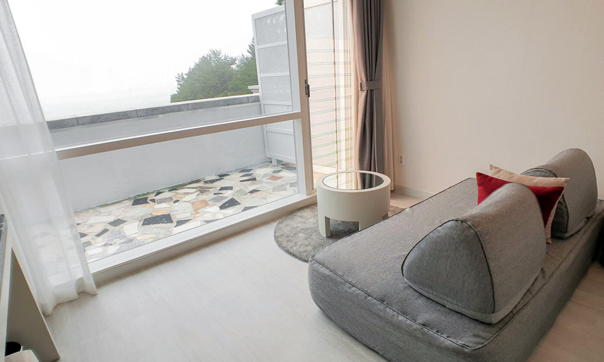 Others 4, Owl Hotel, Sacheon