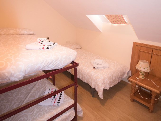 Bedroom 3, Dúplex Pradollano 3 dorm-8pax, Granada
