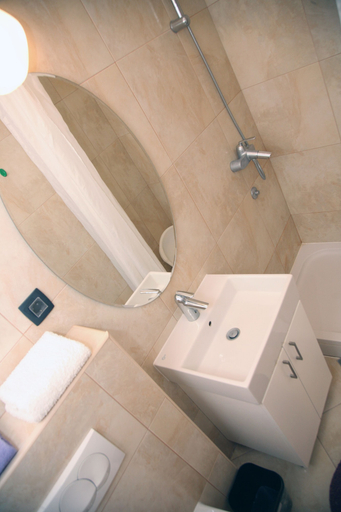 Bathroom 4, Sea star Danica