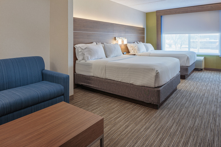 Bedroom 2, Holiday Inn Express & Suites BELLEVILLE by IHG, Hastings
