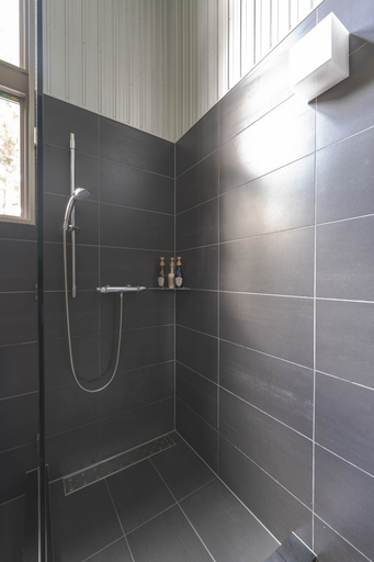 Bathroom 5, Phoenix Chalets, Hakuba