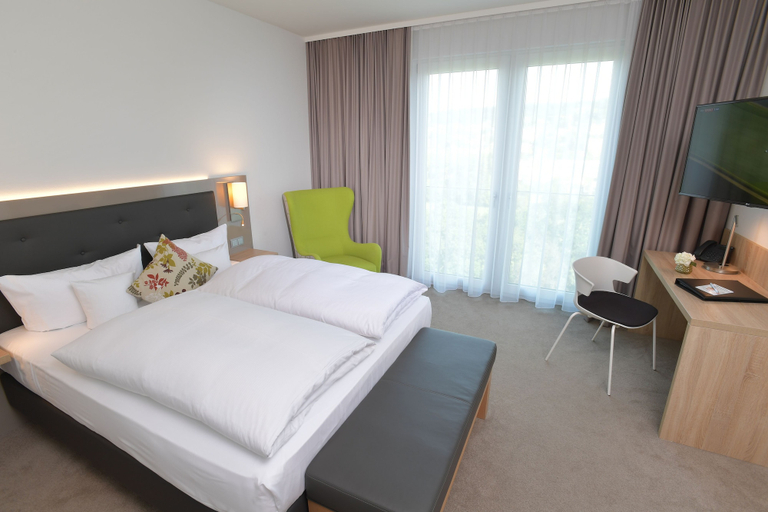 Bedroom 3, Best Western Queens Hotel Pforzheim-Niefern, Enzkreis