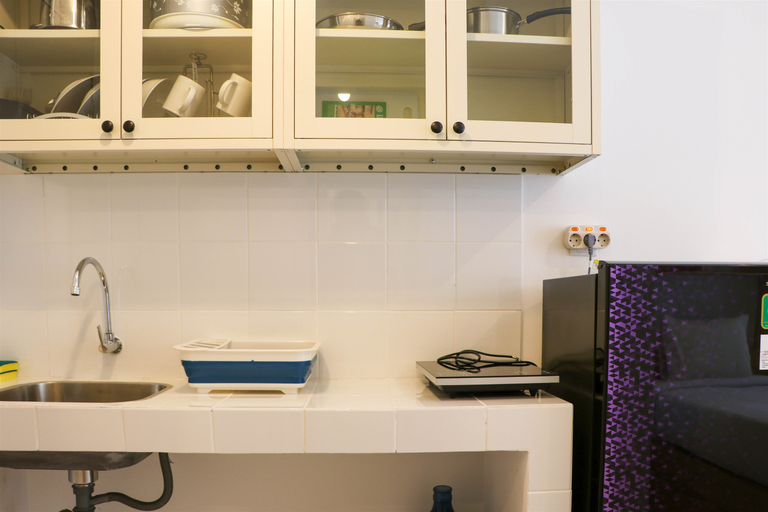 Others 4, Minimalist and Warm Studio Tokyo Riverside PIK 2 Apartment By Travelio, Tangerang