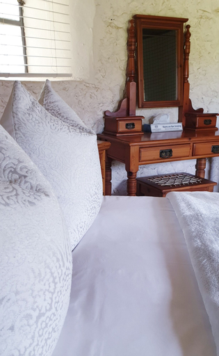 Bedroom 3, Haggards Bed and Breakfast, Amajuba
