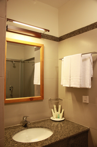 Bathroom 4, Lux Riverside Hotel & Apartment, Phnom Penh