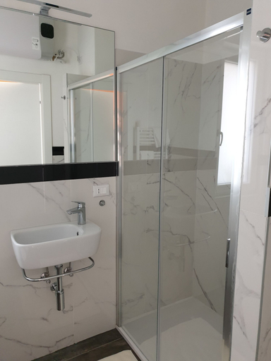Bathroom 3, Ariston Apartment, Bolzano
