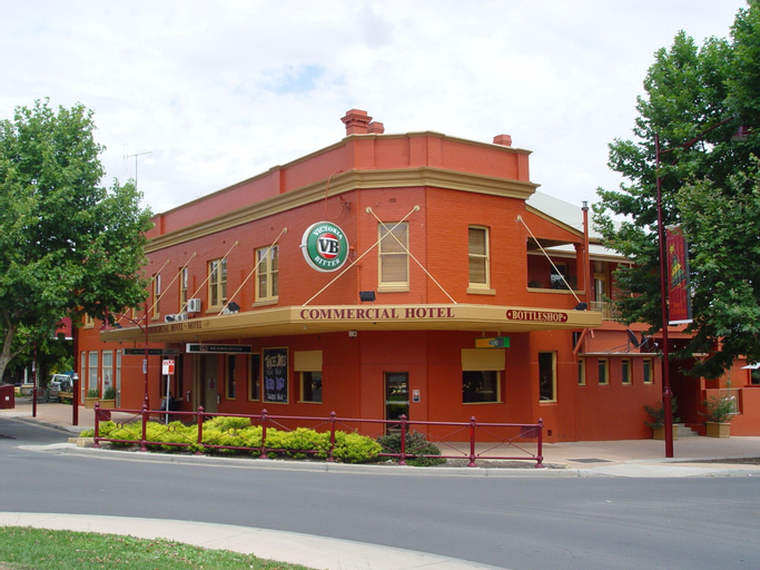 Exterior & Views 1, The Commercial Hotel, Tumut