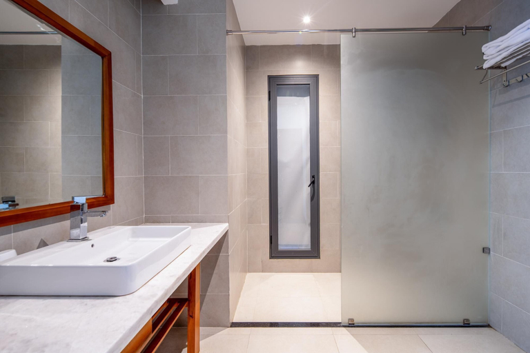 Bathroom 3, Hoa Co Villas, Da Nang