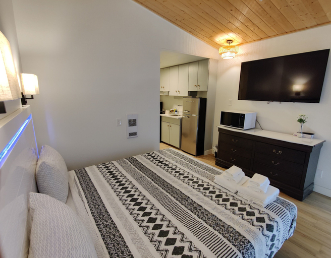 Bedroom 2, Destination Inn, Thompson-Nicola
