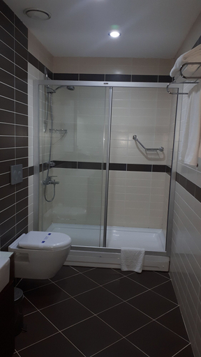 Bathroom 2, Ekinci Residence, Tuzla