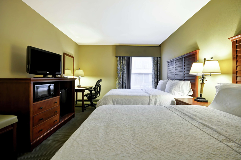 Bedroom 4, Hampton Inn & Suites Charleston/Mt. Pleasant-Isle Of Palms, Charleston