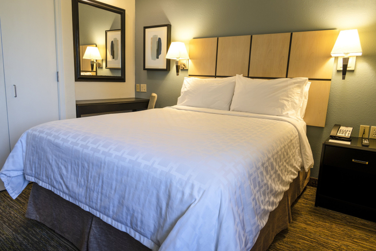Bedroom 5, Candlewood Suites EAST LANSING, Ingham