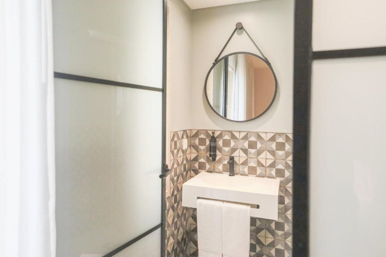 Bathroom 3, Mouraria Lisboa Hotel, Lisbon