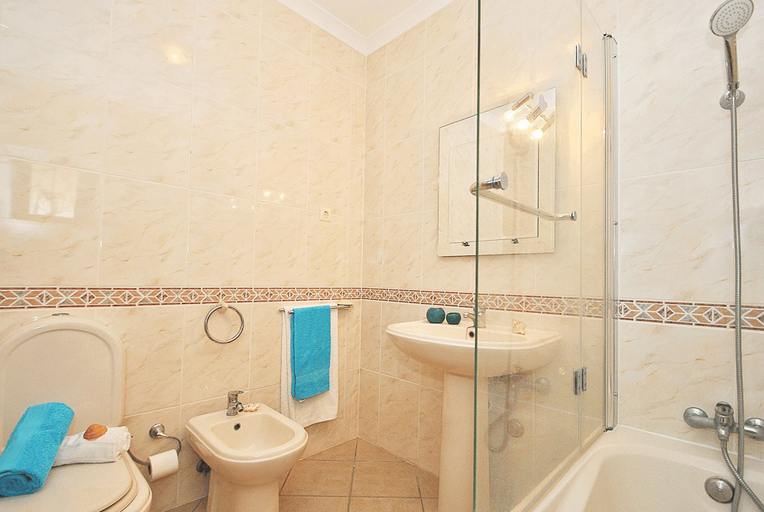 Bathroom 4, Villa Martinica, Albufeira